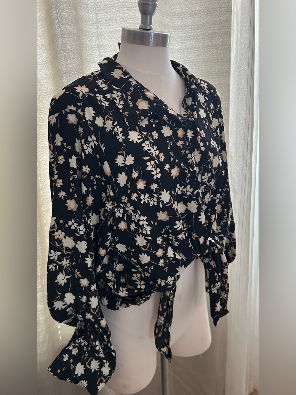 Women's Simply Vera Vera Wang XXL Black Floral Button-Up Long Sleeve Blouse